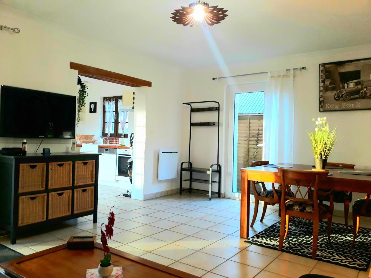 Gite Du Manoir Des Haies Villa Les Champs-Geraux Luaran gambar